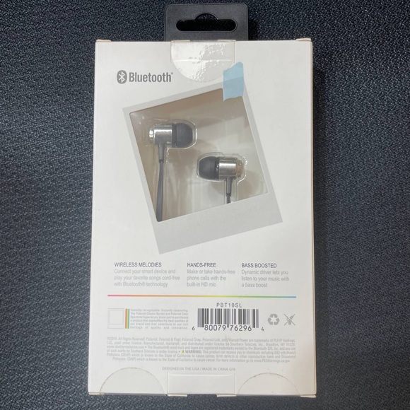 Polaroid Bluetooth Magnetic Wireless Earbuds Silver with Built In Microphone - Picture 2 of 5